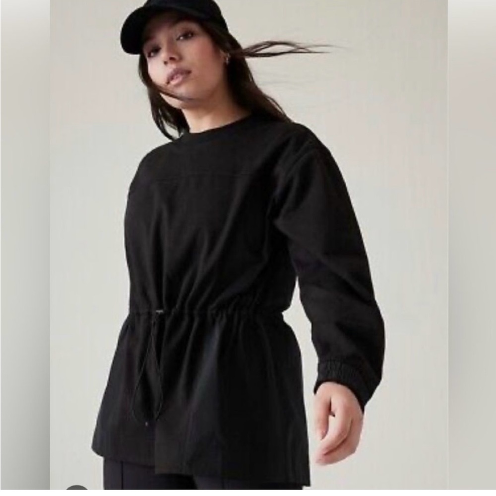 Athleta Triumph Hybrid Crewneck Shirt